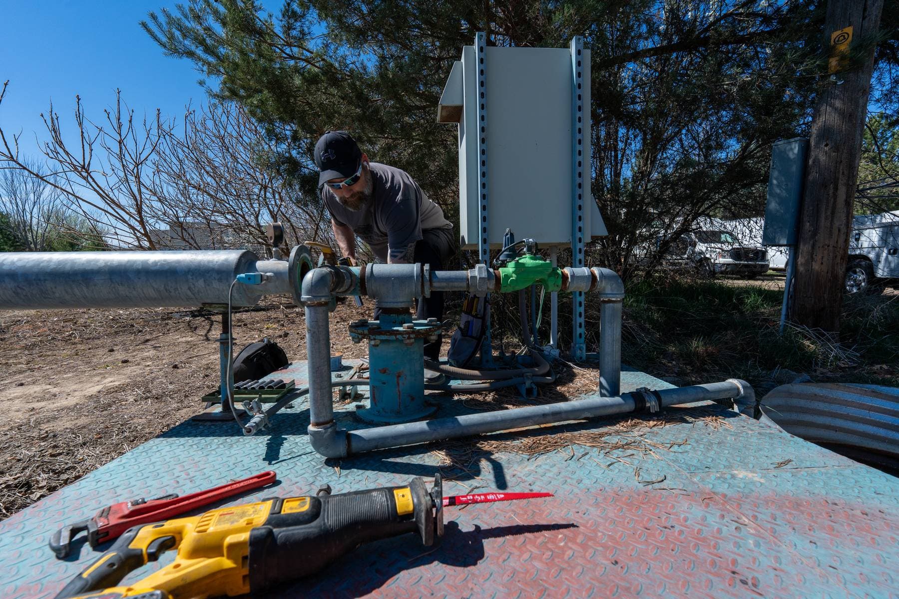 Fixing a pump
